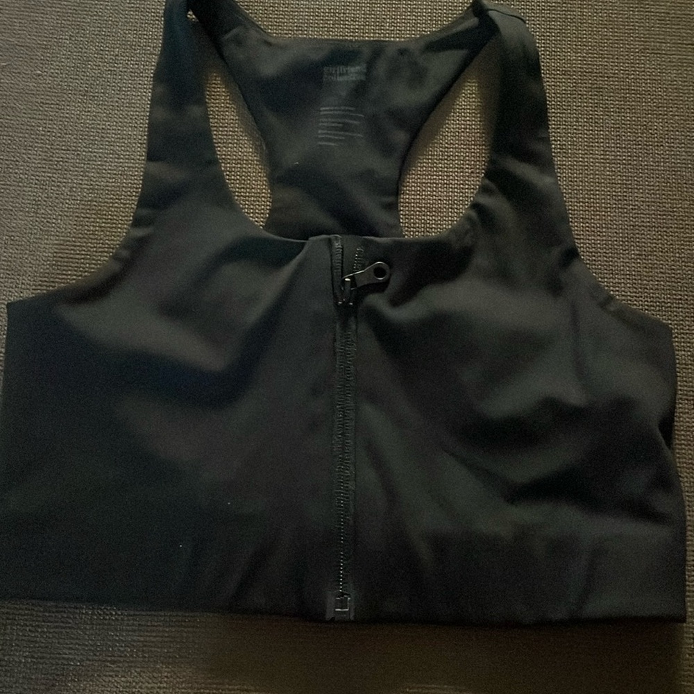 Girlfriend collective rare front zip high impact sports bra Black size medium
